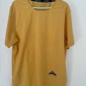 Nike Trail Golden Yellow Men's Tee